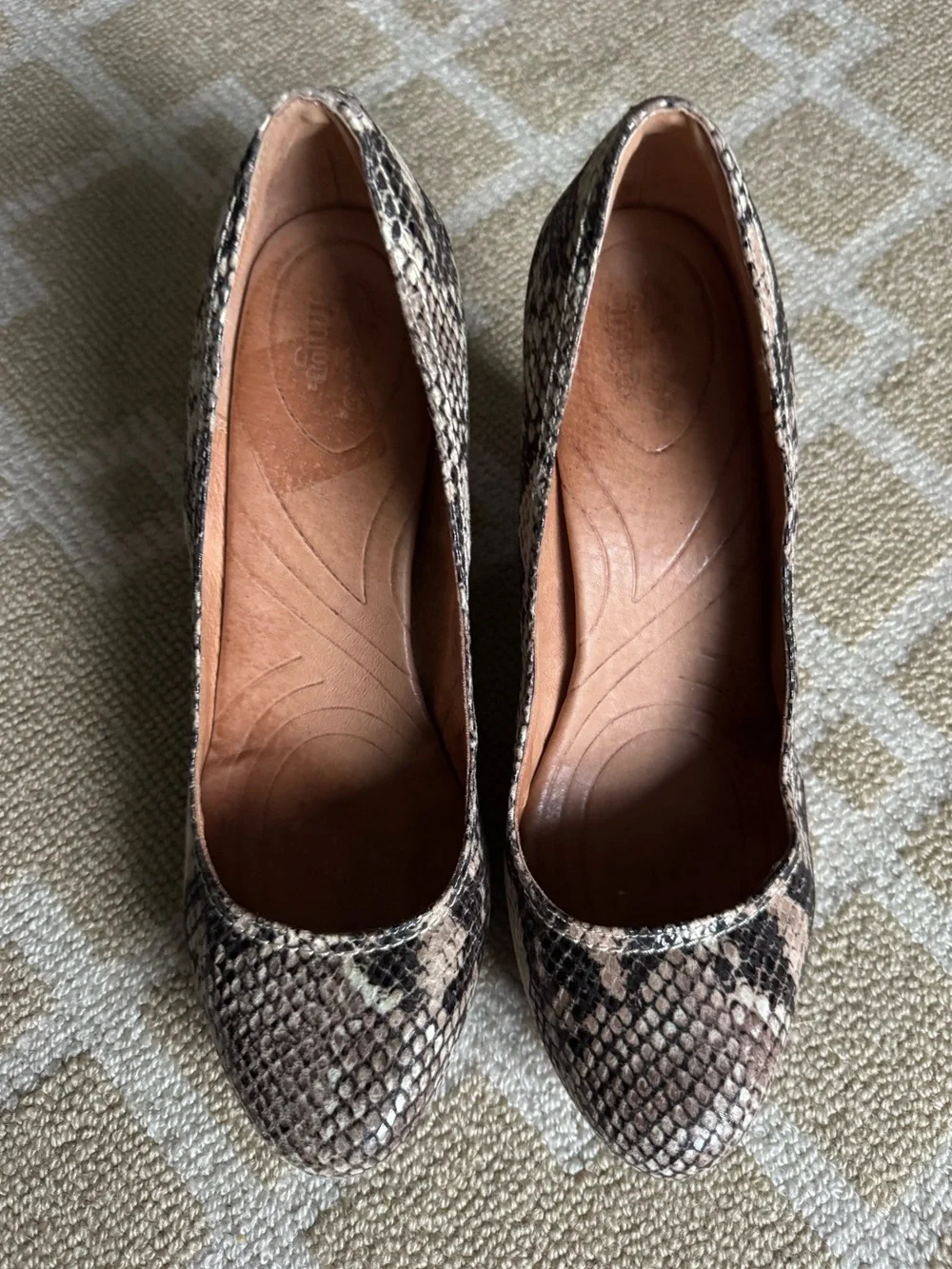 Clarks Snake Print Leather Wood Wedge Pumps Beige Brown Shoes Size 9